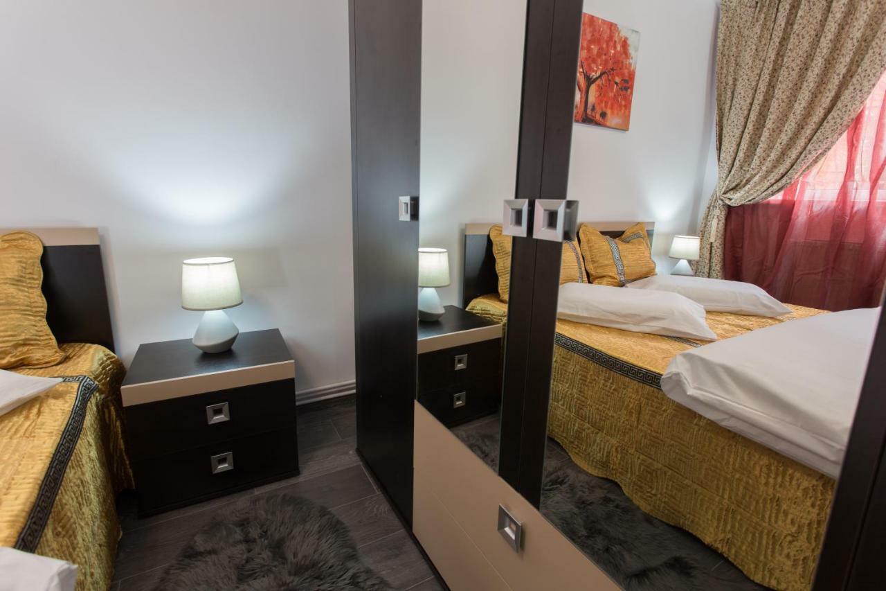 Апартаменти Apartament Feelmount Буштені Екстер'єр фото