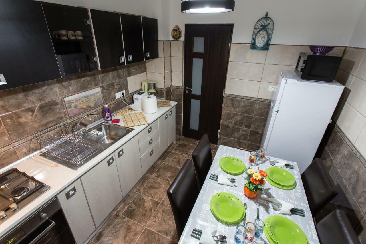 Апартаменти Apartament Feelmount Буштені Екстер'єр фото