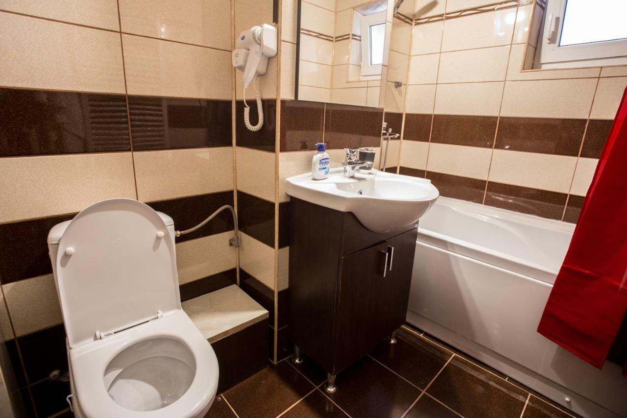 Апартаменти Apartament Feelmount Буштені Екстер'єр фото
