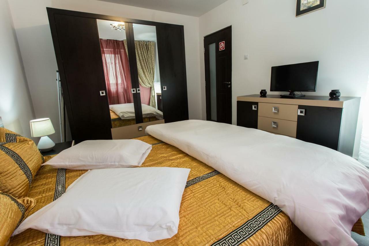 Апартаменти Apartament Feelmount Буштені Екстер'єр фото