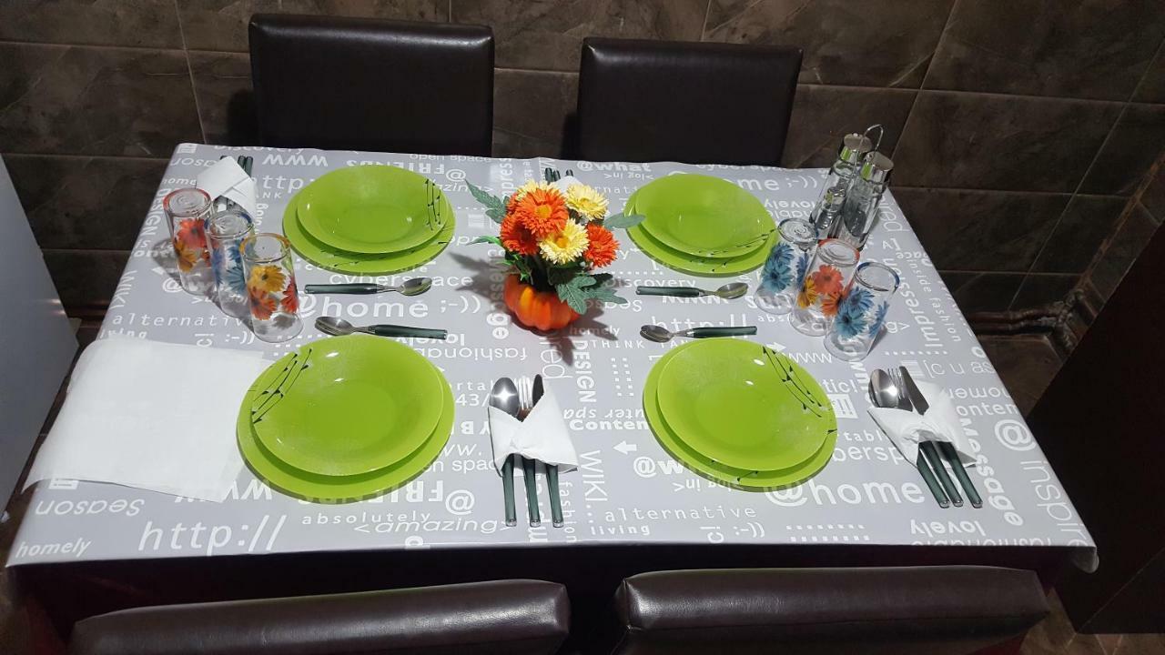 Апартаменти Apartament Feelmount Буштені Екстер'єр фото