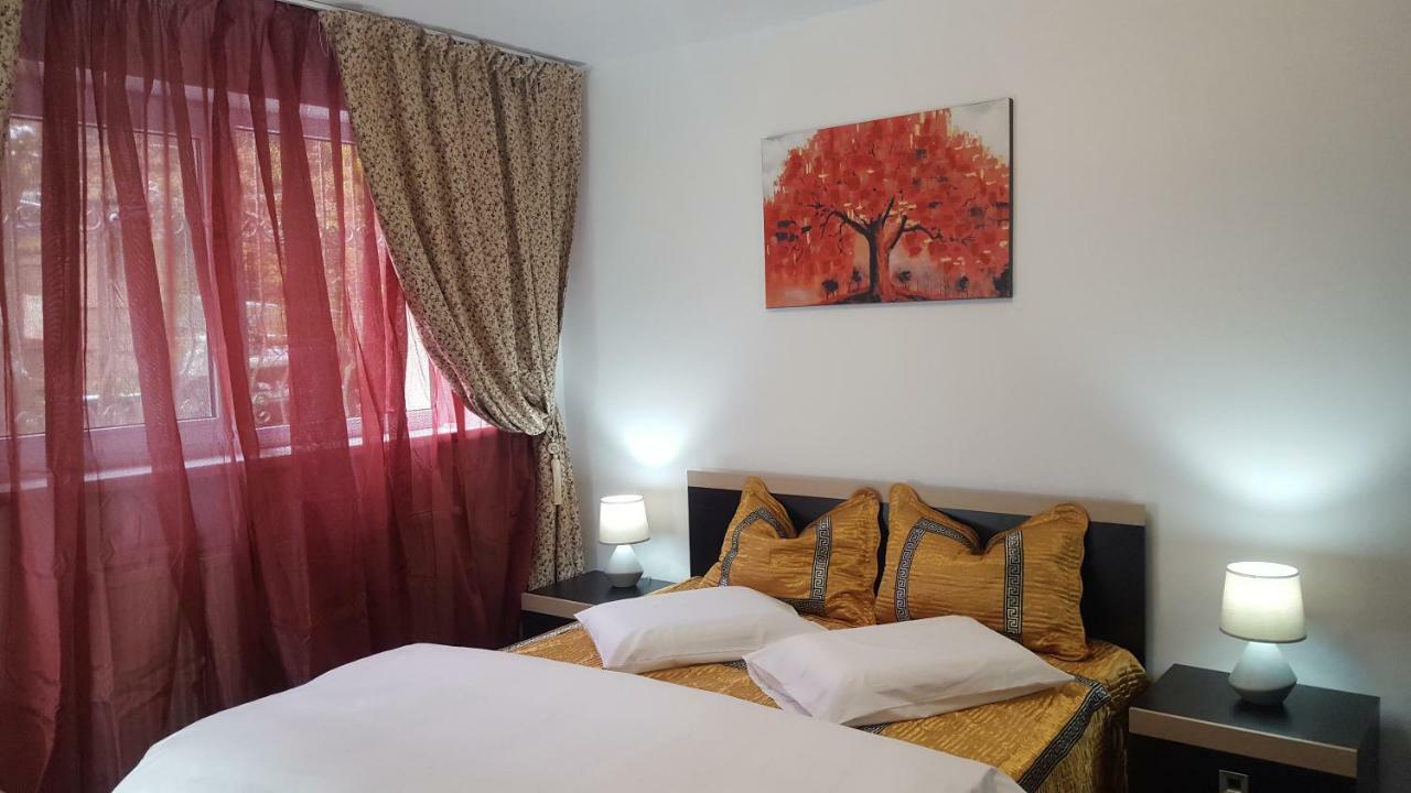 Апартаменти Apartament Feelmount Буштені Екстер'єр фото