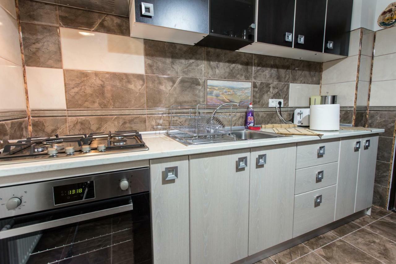 Апартаменти Apartament Feelmount Буштені Екстер'єр фото