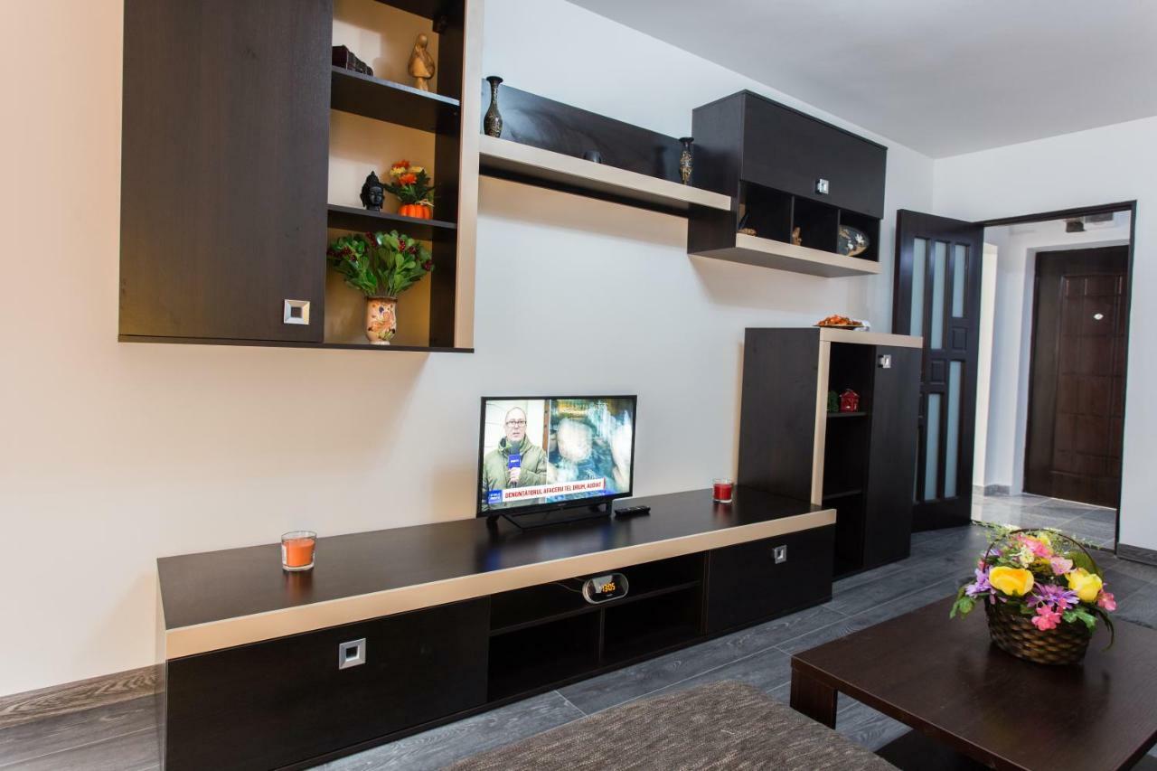 Апартаменти Apartament Feelmount Буштені Екстер'єр фото